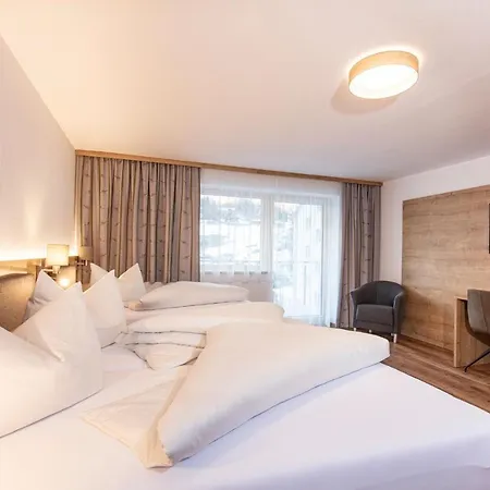 Alpenjuwel Зёльден